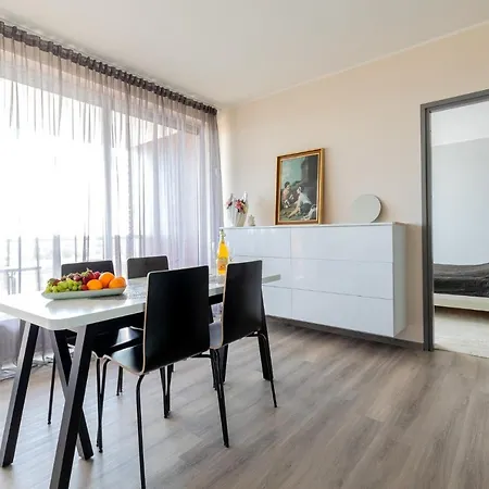 Aida Floor